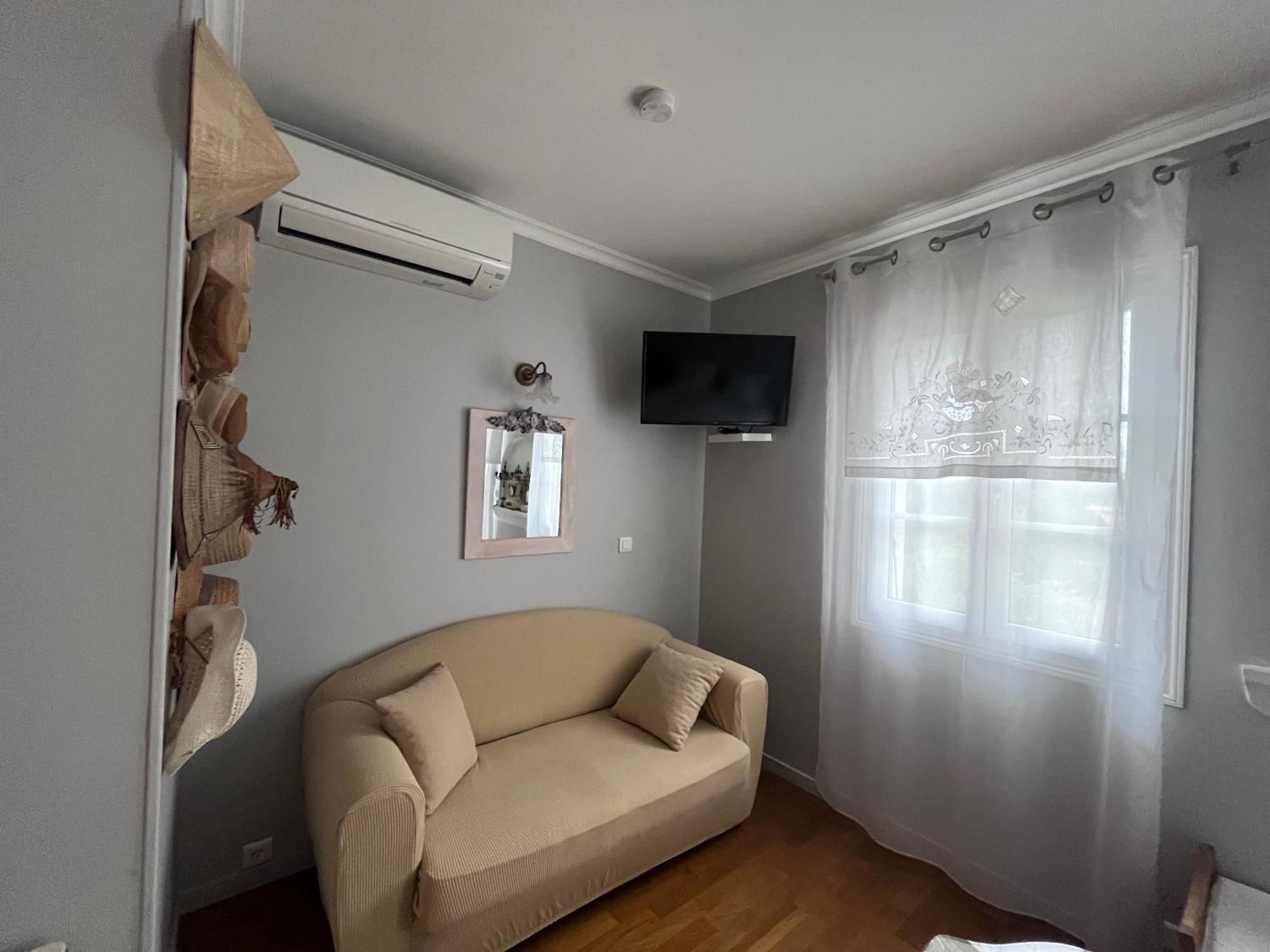 Lou Pero Mousco Hotel Saint-Paul-en-Foret Ngoại thất bức ảnh